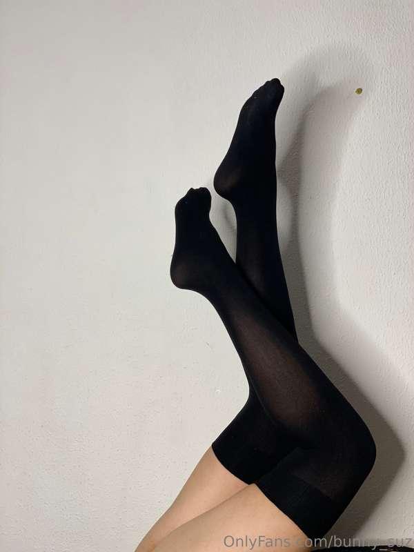 Do I have any foot fetishists around here? 😈