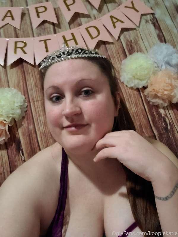 Time to treat you lovelies to a sweet celebration! 🥳🎂 We hav..