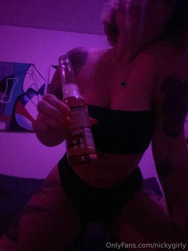 Let’s grab a drink & get horny together 🍻 🔥