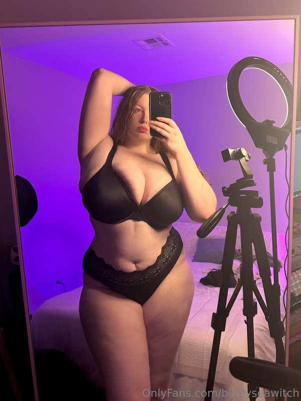 Felt cute! 💜 What's your favorite part of my body?