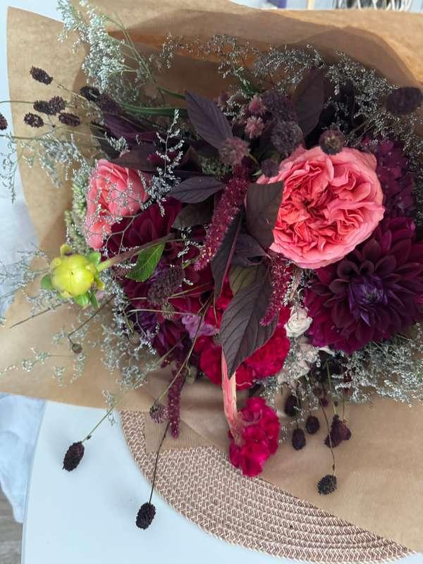 Will you spoil me with some flowers today? 💮