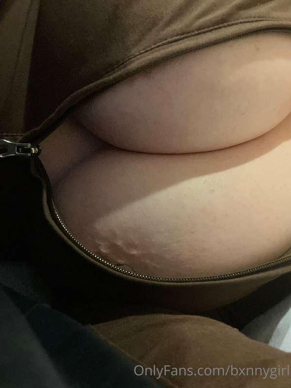 hard nips 🙈 i’ll be replying to messages when i can, if i do..