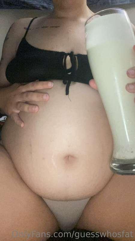 “Omg these shakes are making me swell like crazy…” 😮‍💨🥛  Com..