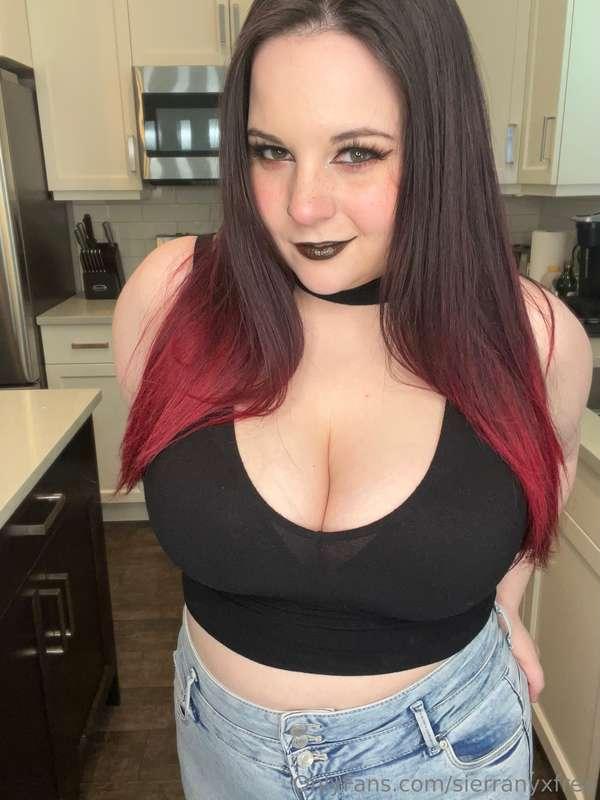 I am so horny tonight 🥵🥵