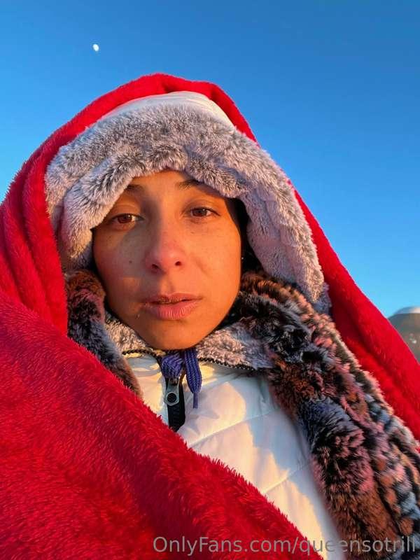 who wanna keep me warm?
