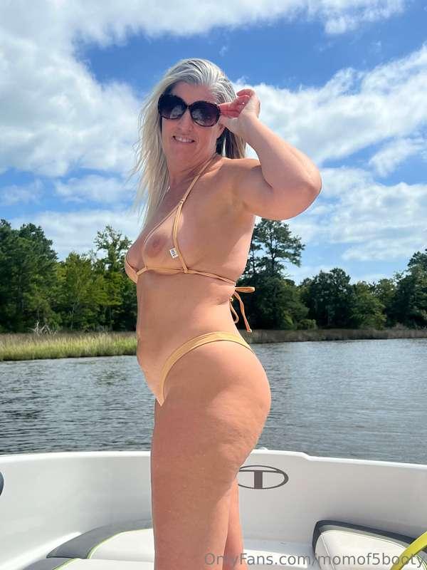 momof5booty image #15