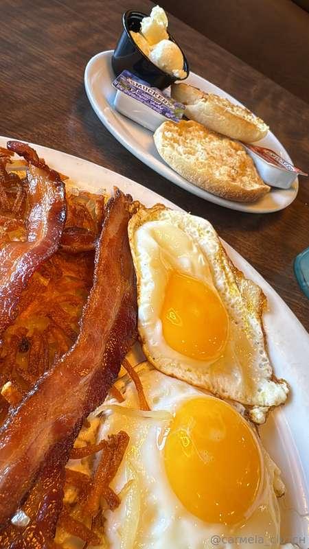 wakey wakey eggs and bacie, whats for brekkie?