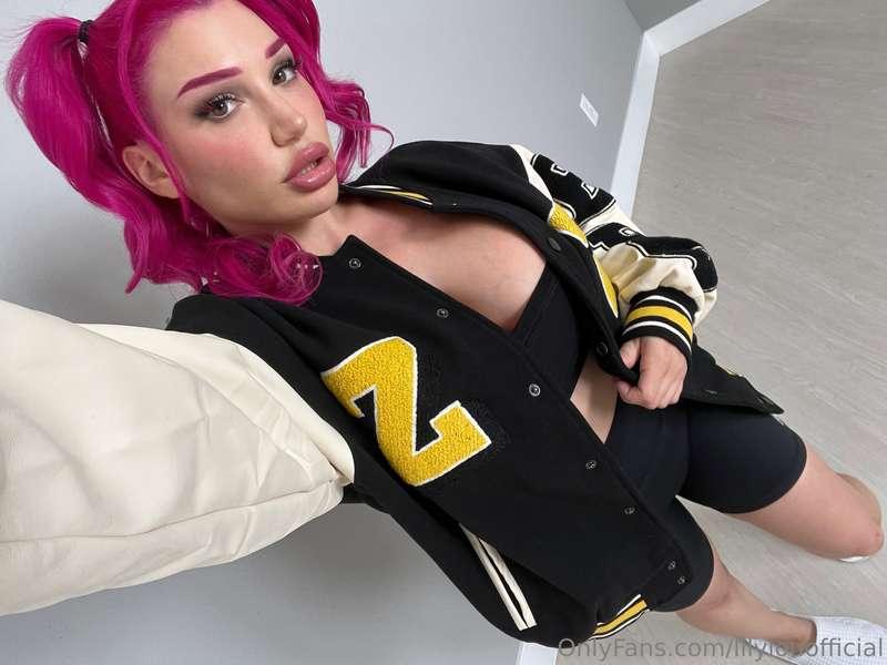 Comment your biggest turn on😈