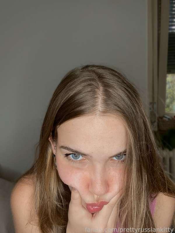 prettyrussiankitty image #1