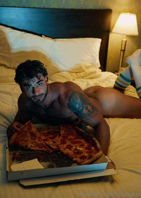 LIKE this is you'd crush this pizza, comment if you'd crush ..