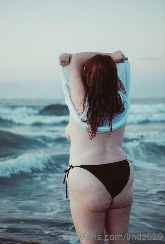 Sometimes you've just gotta flash your titties to some sailo..