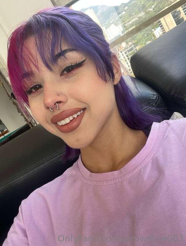 A little smile for you, from your favorite content creator😏😘