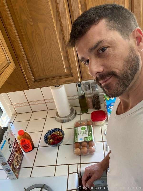 Good morning amig@s! ☀ It's breakfast time 🍳 Buenos dias ami..