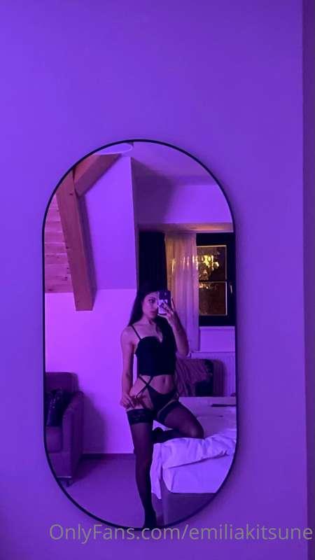 This mirror shows you what you desire 🦋