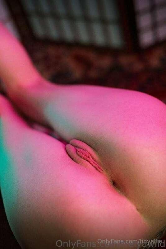 🎀FREE SUBSCRIPTION🎀
Sweet and gentle, but also terribly sexy..