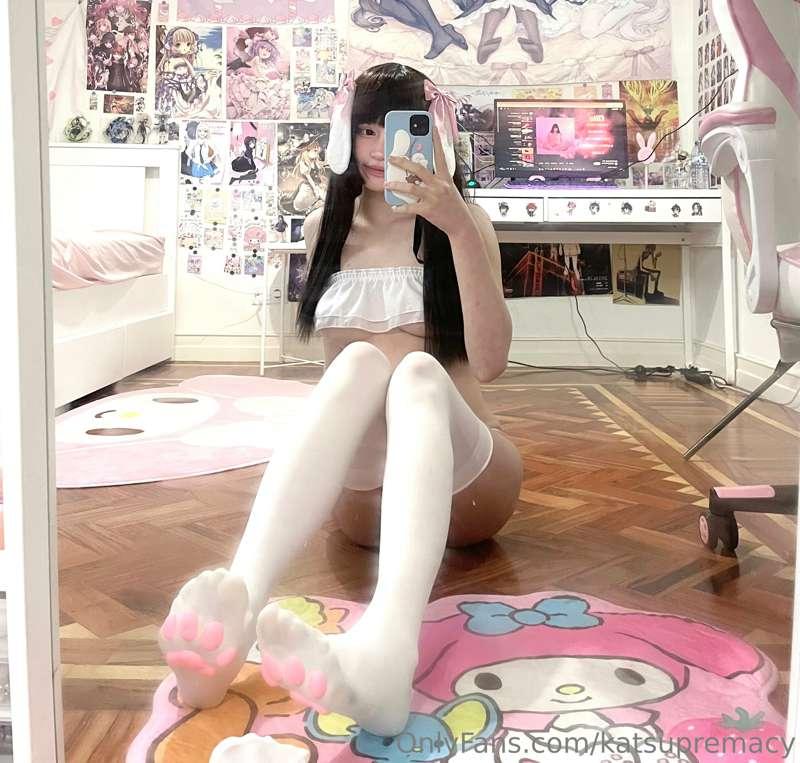 ur favourite bunny girl 🤍🎀🐰