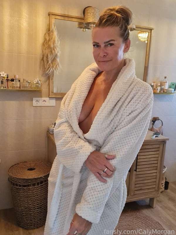 Wanna see more ? 😋

https://fans.ly/subscriptions/giftcode/MzAzOTY0NjY2Mjk4NjQyNDMyOjE6MTpkZDMzNjM5Yjk5

#fyp #milf #blonde #mommy #mom #over40 #cougar #bigtits #British #custom #panties #mature #blue-eyed #fetish #taboo #femdom #domination #sph #feet #joi #anal #submissive #dominant #