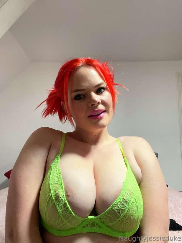 Do I look good in green? 💚