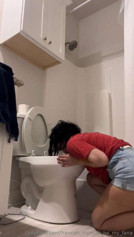 Screenshots from a custom I did last weekend! Swirly followe..