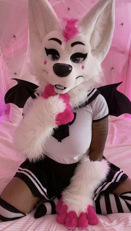 HAPPY “HOWL”O-WEEN 🎃 I’M A “SUCK-YOU”BUS💕