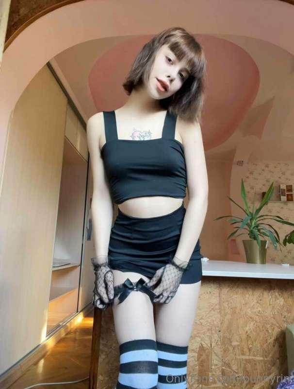 Want to see some hot pics of me? By the way, I'm not wearing..