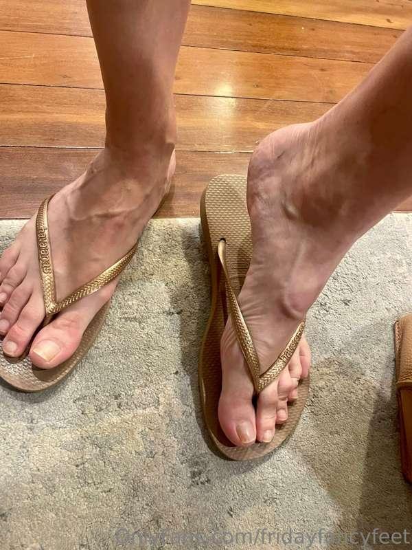 A different thong shoot 🦶😜