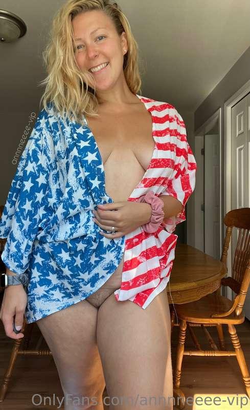 Do fireworks go off when you see me? 💥 🎆 🤭