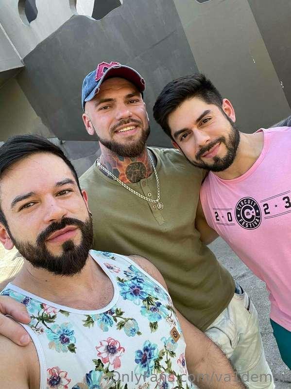 I met this incredible couple @readyplayer4 in Barcelona🇪🇸 Wh..