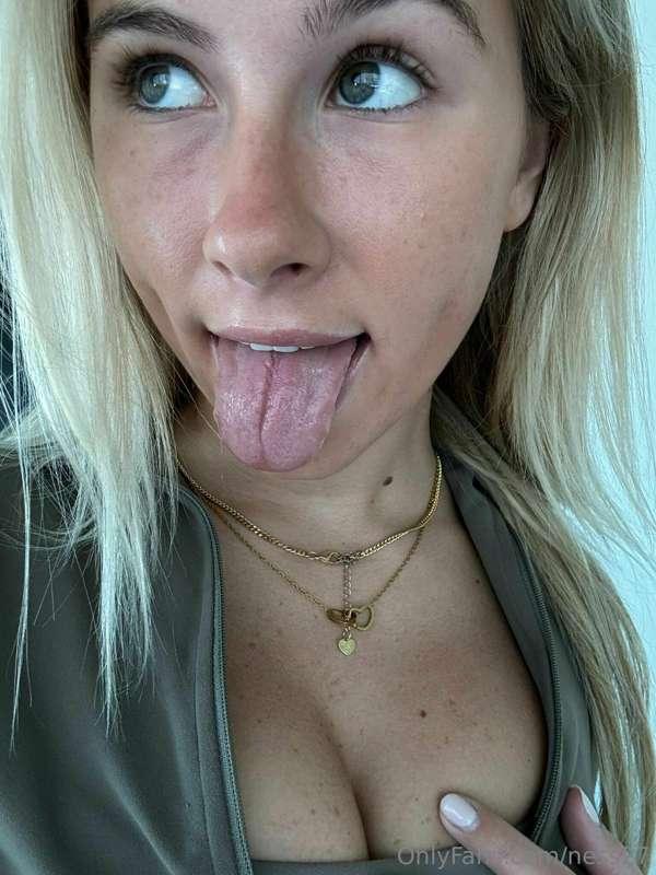 😋