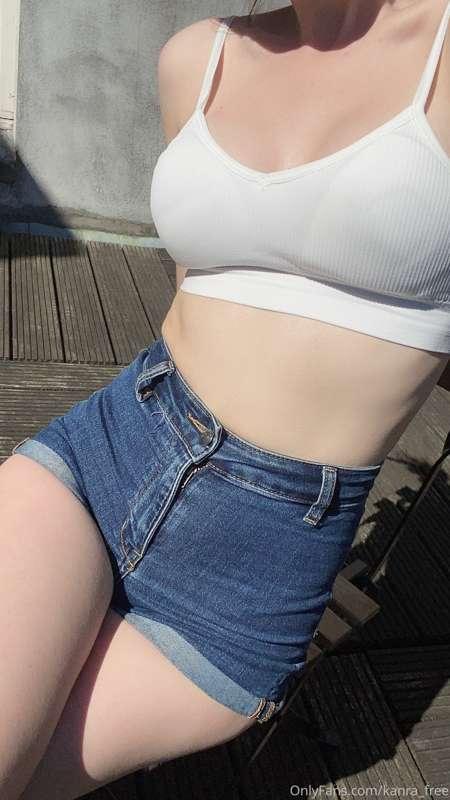Hot girls summer is starting 🤟🏻
26 degrees today!