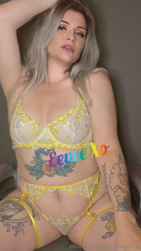 VIPs get the best hit videos and pics➡️ @eeveexo