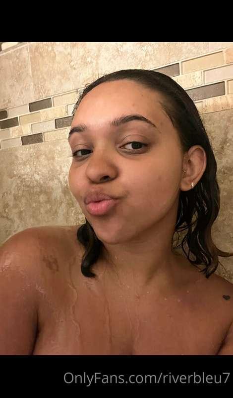 if you're reading this, i'm wet