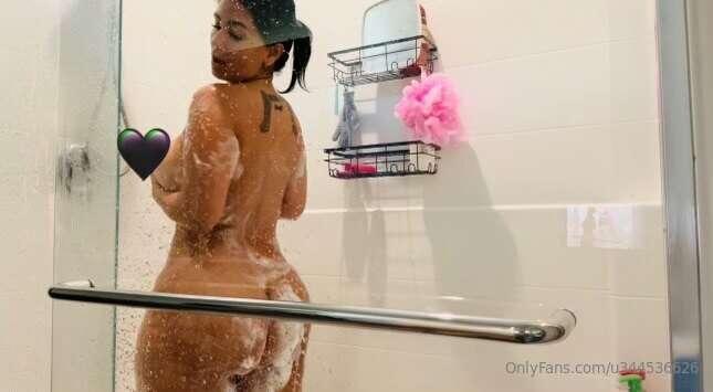 SHOWER TIME WITH TREASURE😈🔥CHECK YOUR DMS🔥