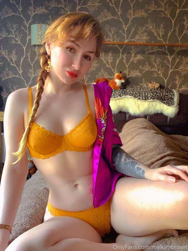 Tis a snek earring and gold lace set day today (featuring AN..