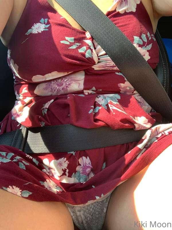Played with my pussy while we were out for a drive 🔞 Tits ou..