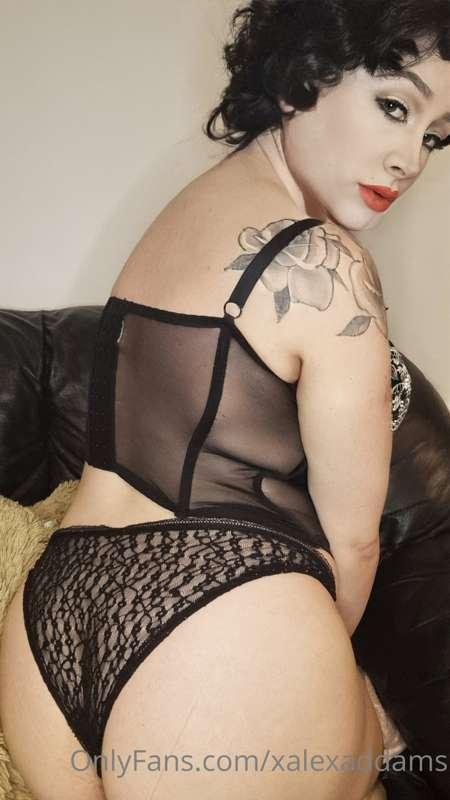 Desperate for someone to cum with before bed 🥵