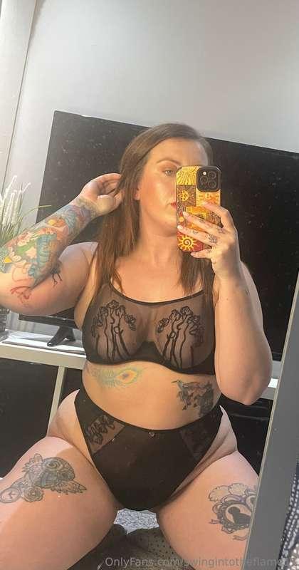 Sexy Sunday in this matching set 🖤