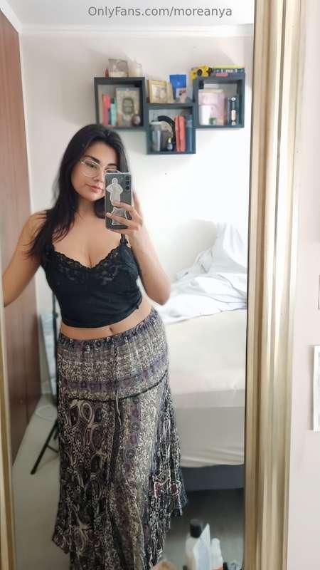 This skirt is so cute 😍 one of my best finds at the thrift s..