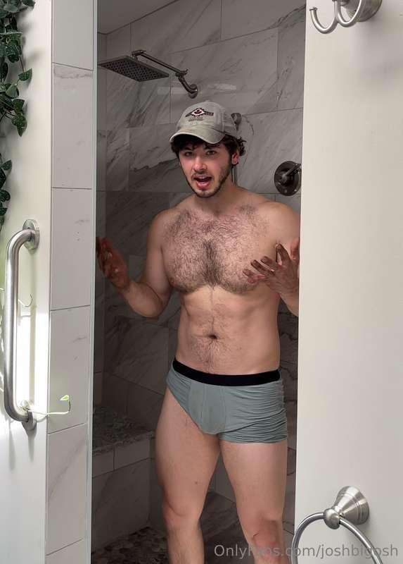 Got dirty, wanna help me clean up?  ...or get dirtier 😈
