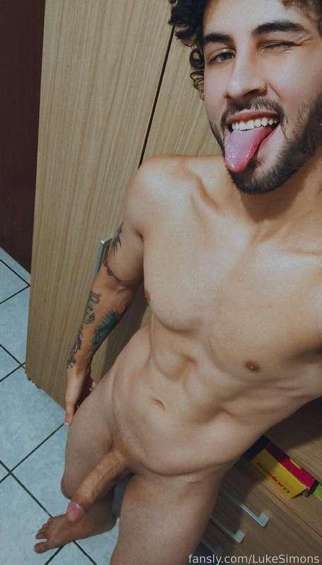 Good morning y'all 👅👅


#fyp #gay #fit #lgbt #youngman #bigdick #tattooed #male #hotguy #fitguy