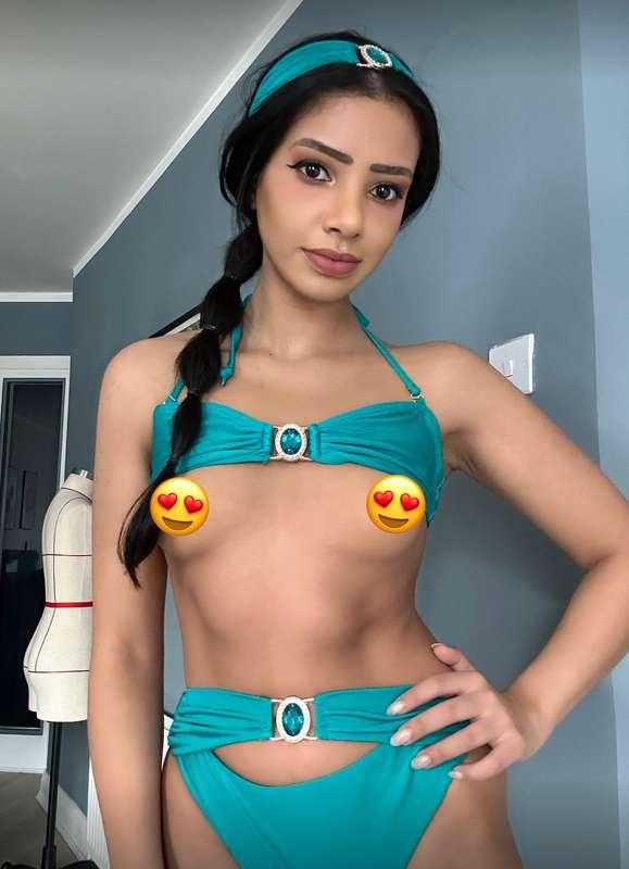 Fun fact: I can orgasm from just nipple play 🥵🥵