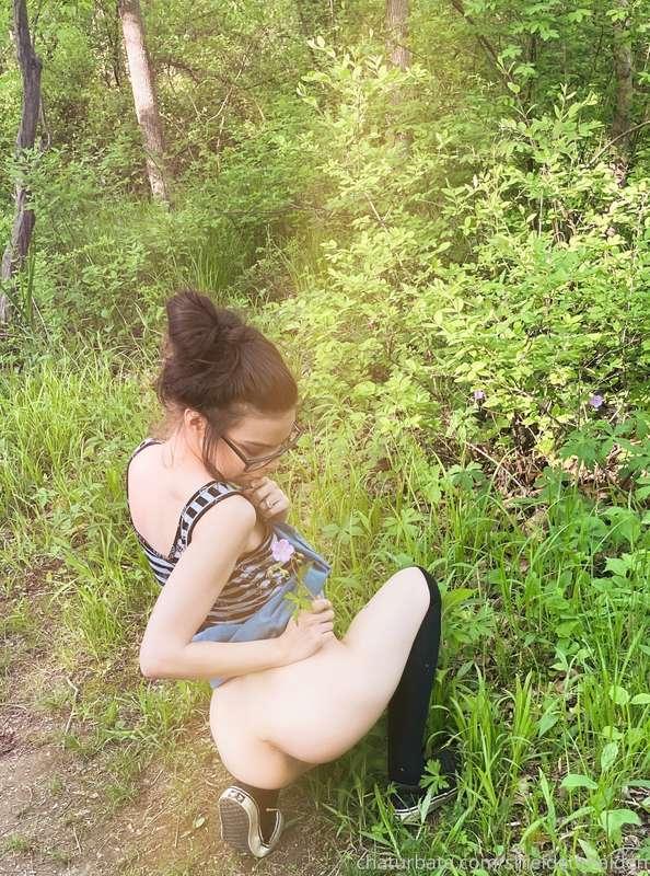 Filmed some risky outdoor content today 🌿🌲