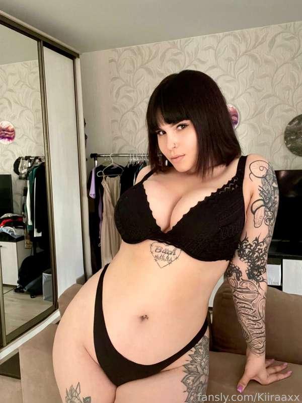 You know, I'm very sad today... Maybe you want to comfort me? 😉 DM me, sweetie 📩📩📩