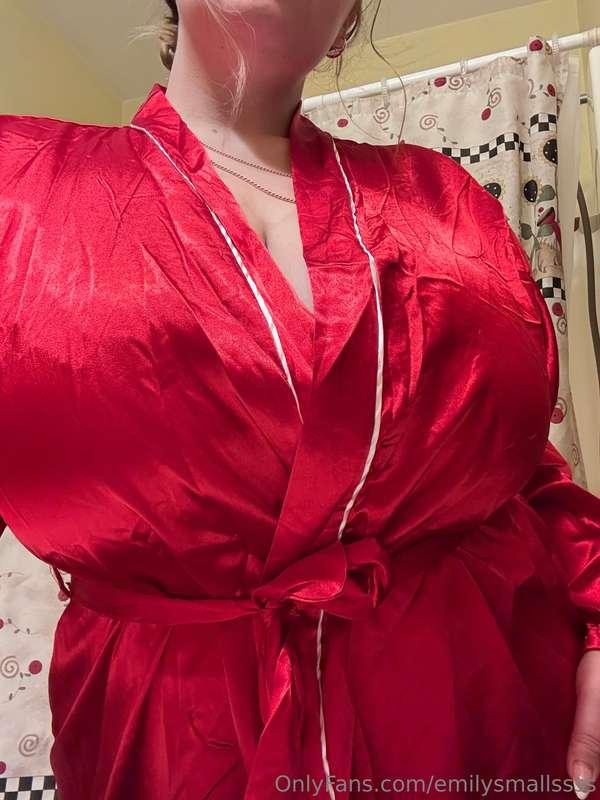 lets see if red is my color 😊