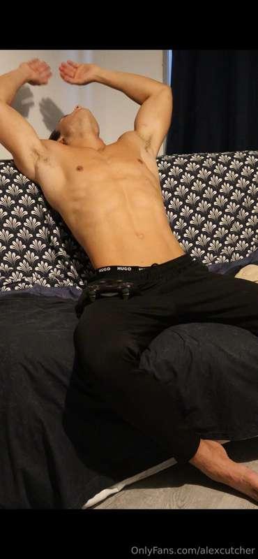Sit on my lap baby😏