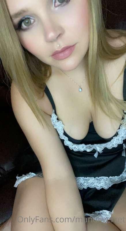 Unlock this post for some hot pics of me spreading my pussy ..