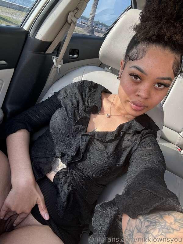 Sometimes I get so horny when I’m out 😫