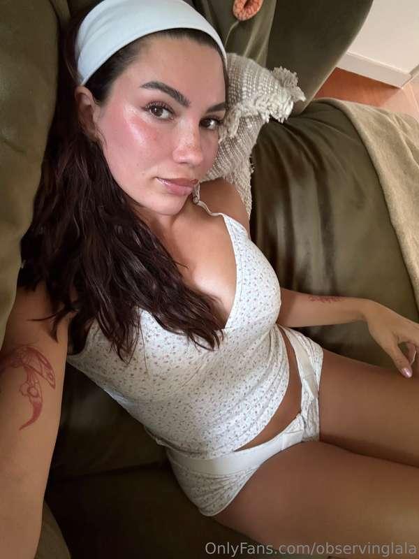 my pussy is CRAVING DICK 😫 I have never been so fucking horn..