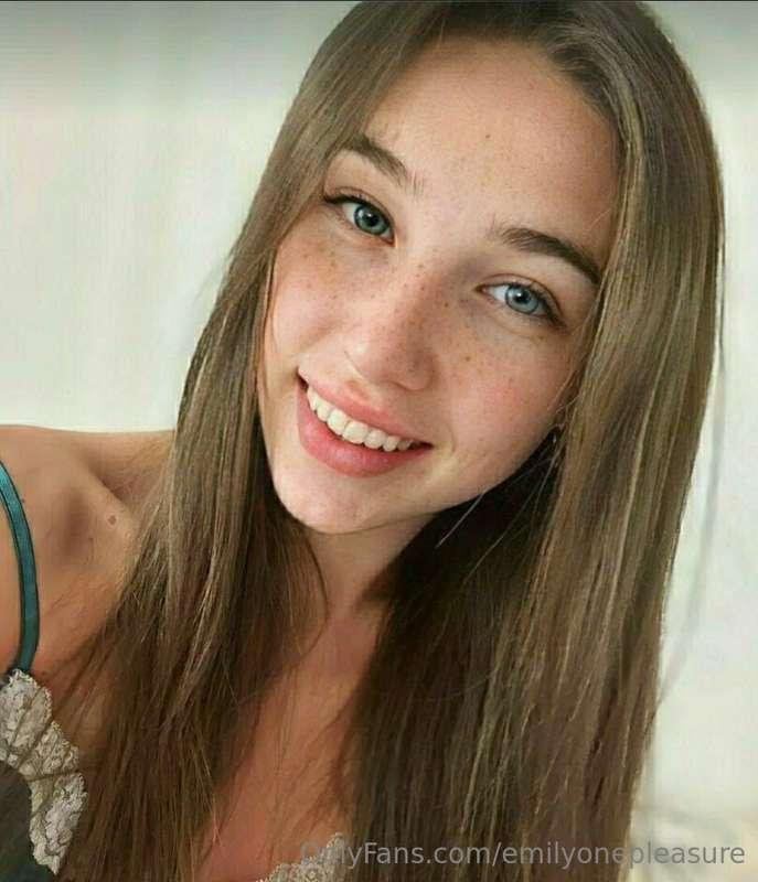 ⚠️The hottest student @aminashy 🌶just started her sex life a..