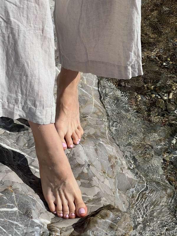 emily_sweet_feet image #2